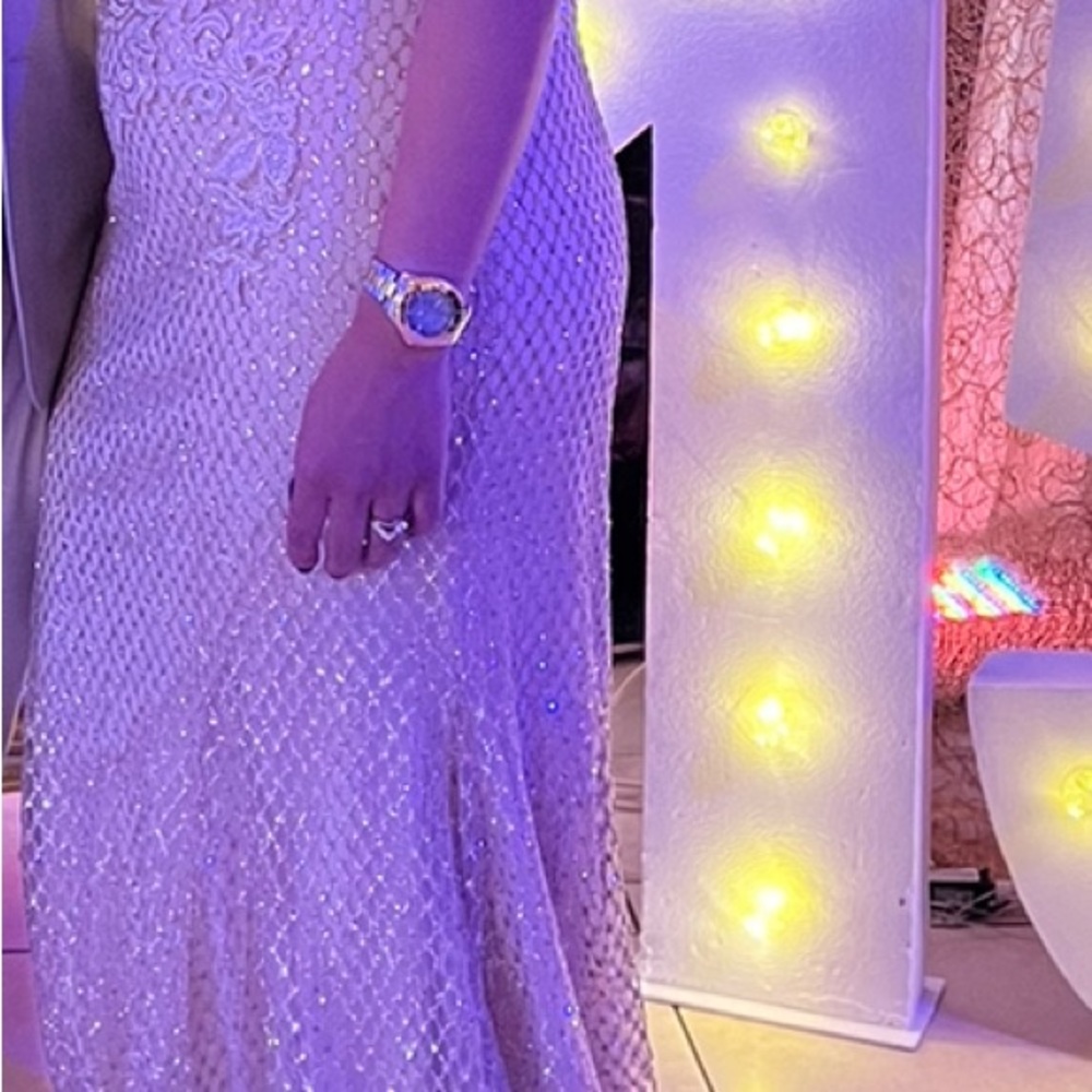 Long Gold formal dress - Picture 4 of 5